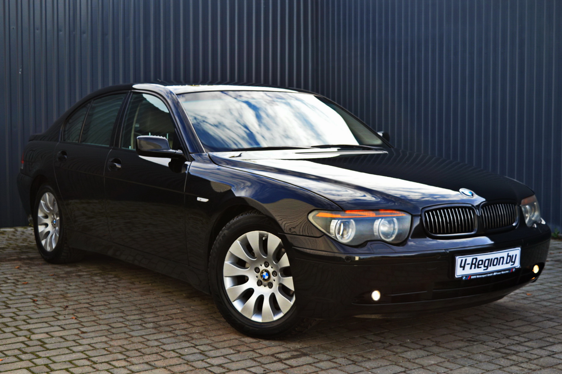 BMW 7 серия E65