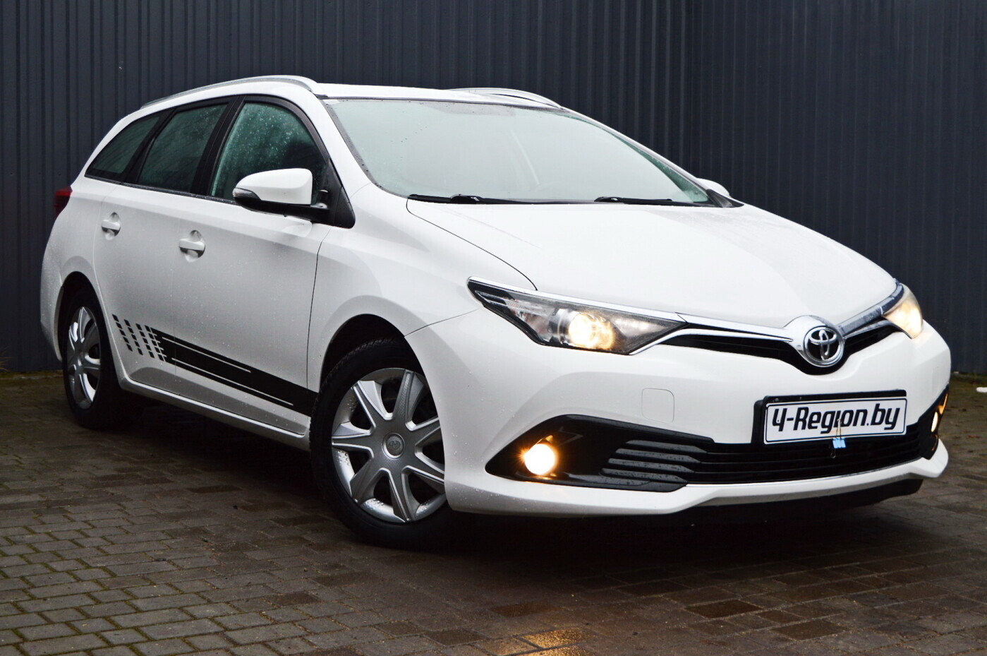 Toyota Auris II (E180) Рестайлинг